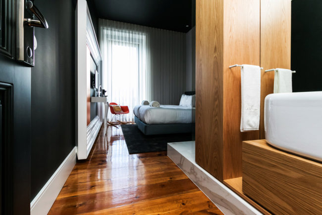 LUXURY BAGS suite RM Guest House