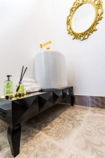 WC suite RM Guest House